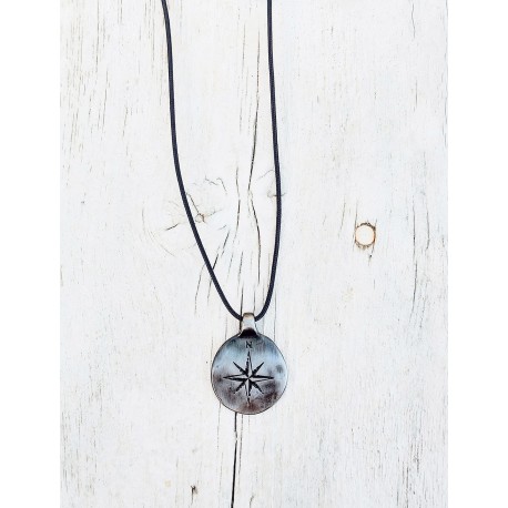 Pendant compass black KLA0118